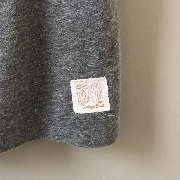 Retro Brand- universe of Michigan gray tee - Picture 4 of 5